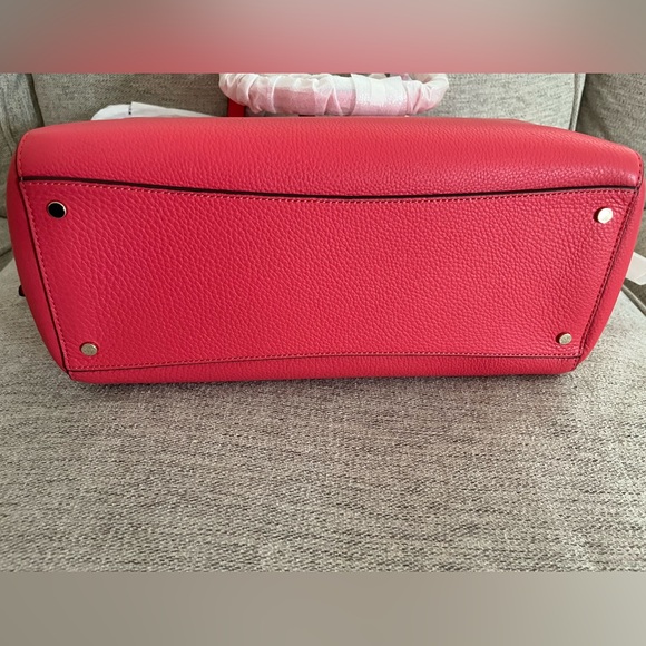 NWT kate spade Marti large tote. - Picture 4 of 6